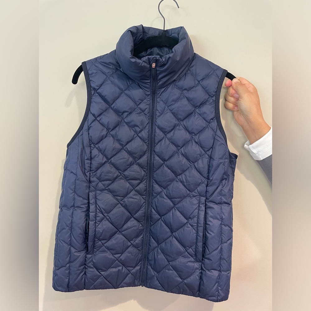 Navy puffer vest